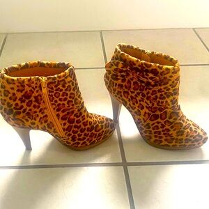 Leopard booties/ ankle boots